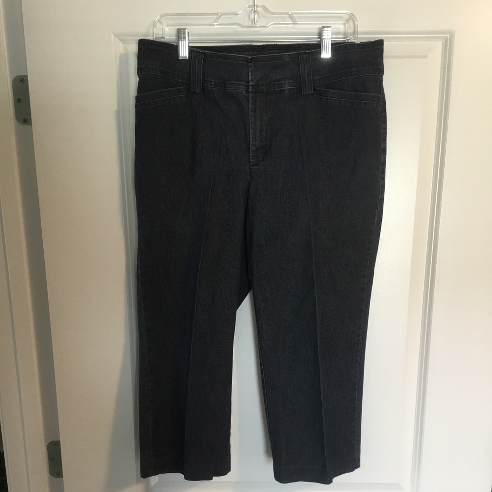 Lee Natural Fit Just Below The Waist Capri Jean Blue Size 10